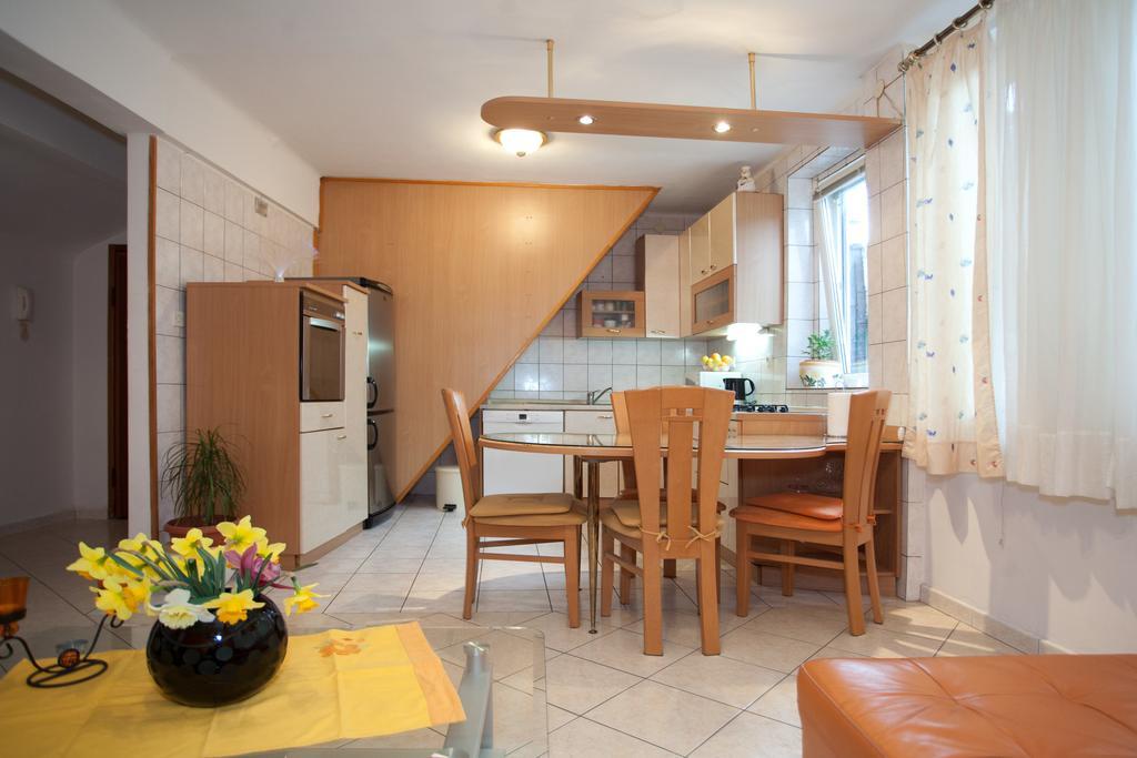 Centar Palace Apartment สปลิท ภายนอก รูปภาพ